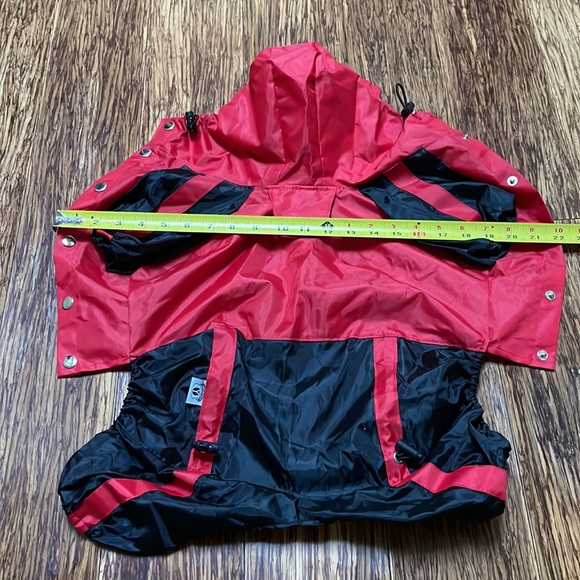 Red black waterproof hooded snap front dog raincoat size medium - Picture 6 of 7
